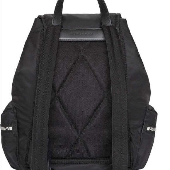 🔴SOLD🔴NEW Burberry small Rucksack Backpack Nylon - Picture 2 of 8